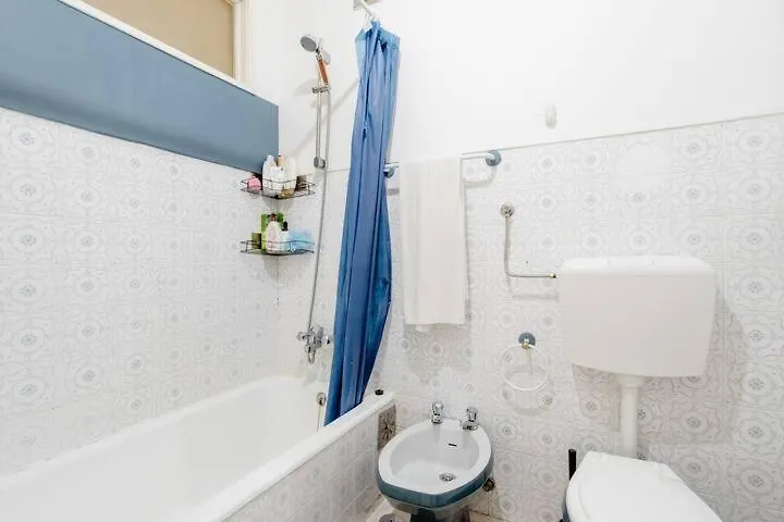 Alloggio in famiglia Quarto Cama Queen Lisboa Benfica Em Apartamento Familiar - Casa De Banho Compartilhada - Temos Cao Portogallo